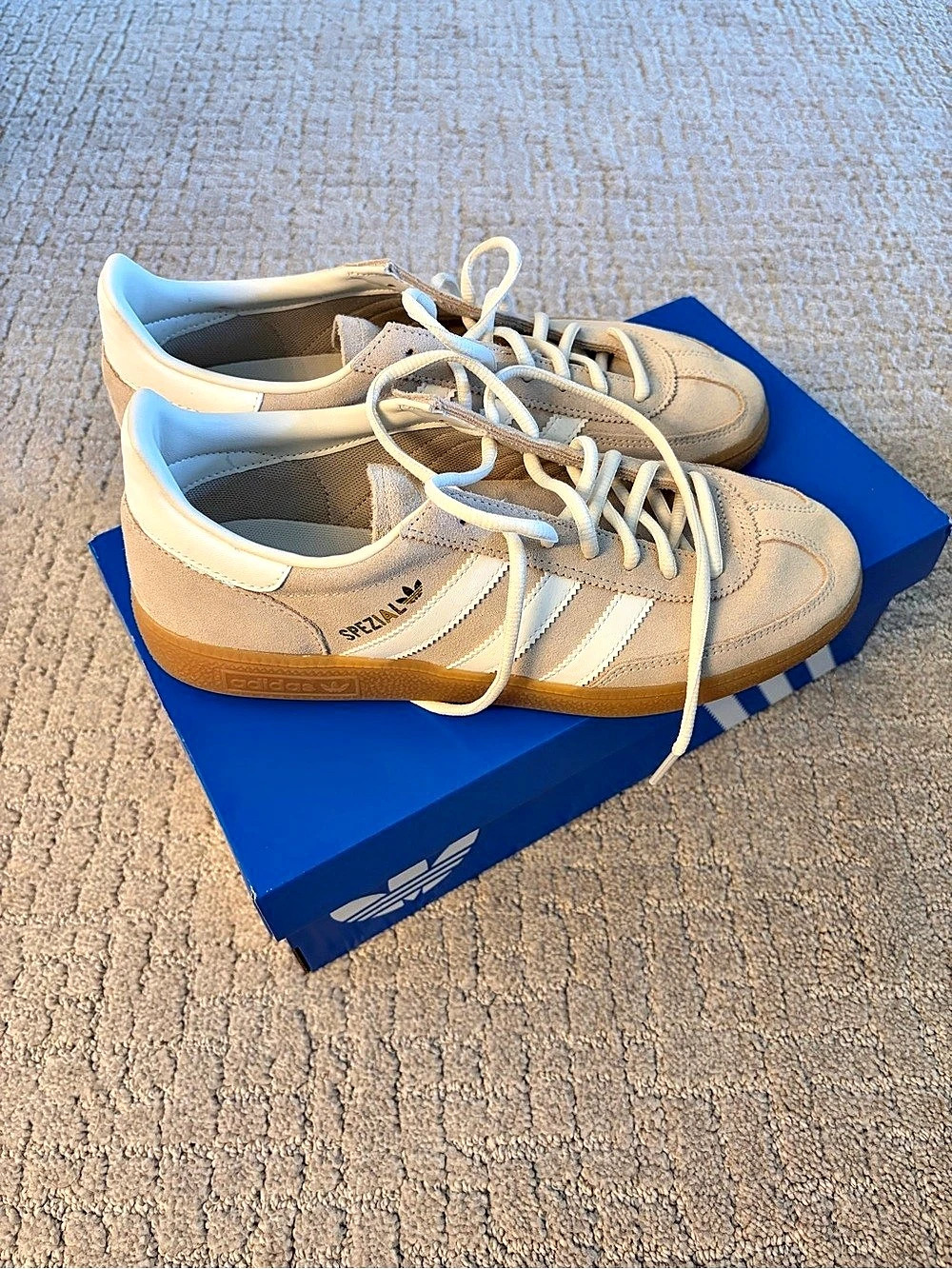 adidas Handball Spezial Sneakers in Beige & White US 8.5 Like New
